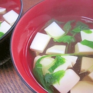 一番だしで作った豆腐と春雨の吸い物